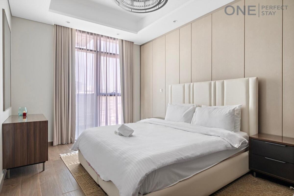 Luxury 1br In Business Bay With Infinity Pool & Gym Apartment