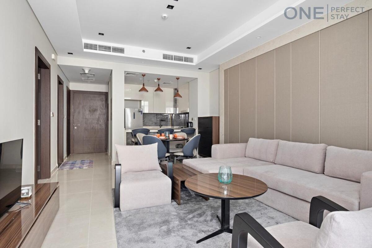 Luxury 1br In Business Bay With Infinity Pool & Gym Apartment Dubai